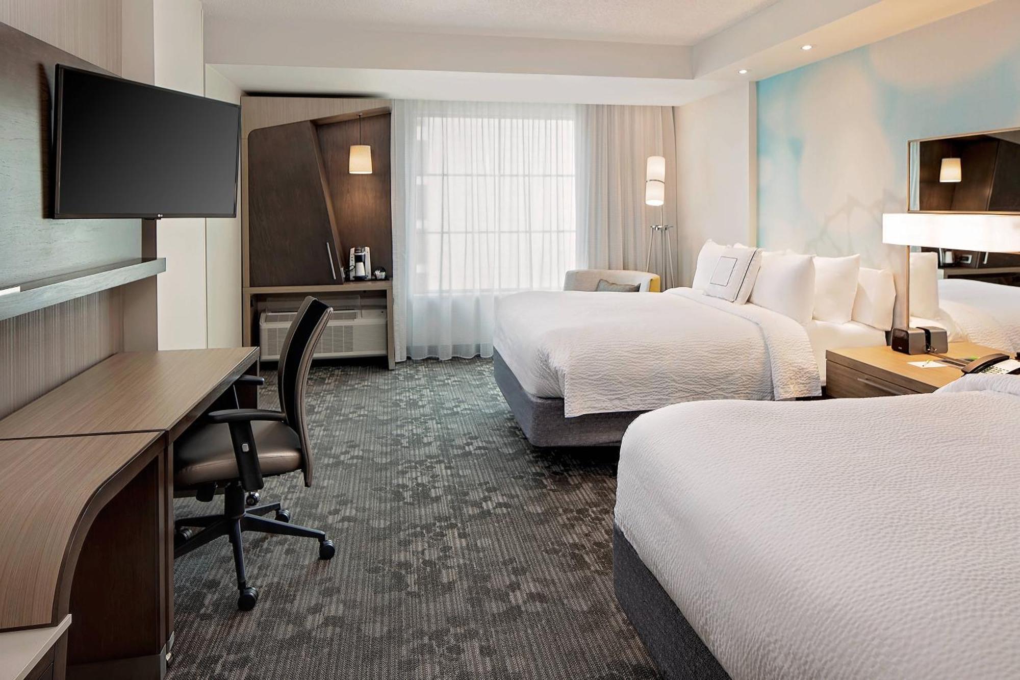 Courtyard By Marriott Dallas Downtown/Reunion District Экстерьер фото